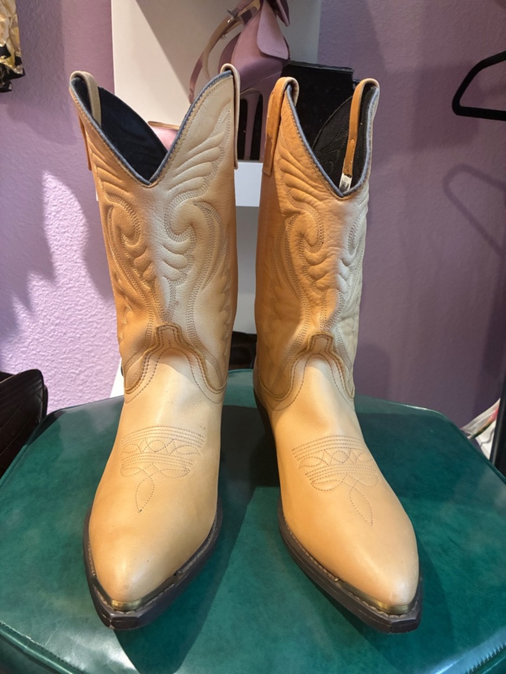 Women’s Tan Leather Western Cowboy Boots-size 8